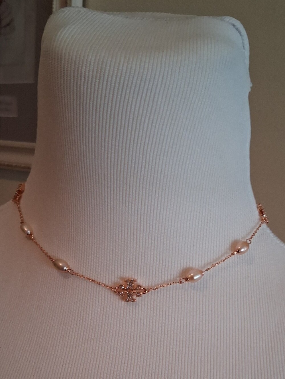 🌷Tory Burch Rose Gold Immitation Pearl And Crystal Pave Kira Logo Necklace NWT - Picture 3 of 15